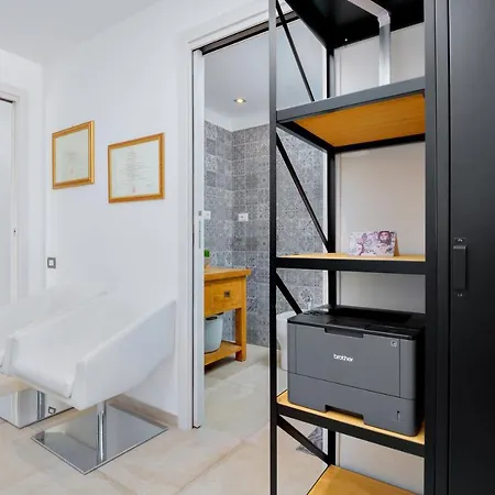 Window On The Sea Apartment *