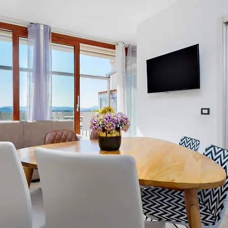 Window On The Sea דירה אולביה